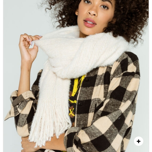🌼❄️Free People Whisper Fringe Scarf - Picture 4 of 9